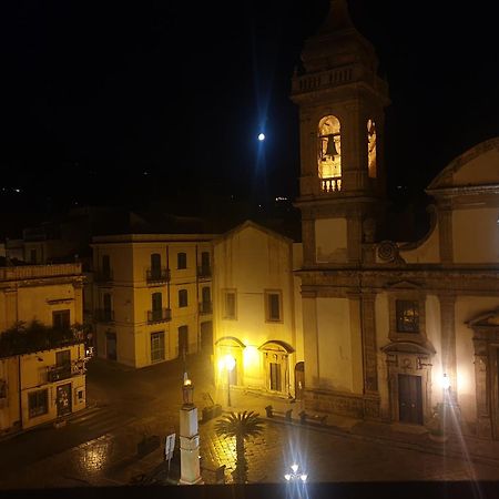 Bnb Donnalaura Carini Exteriér fotografie