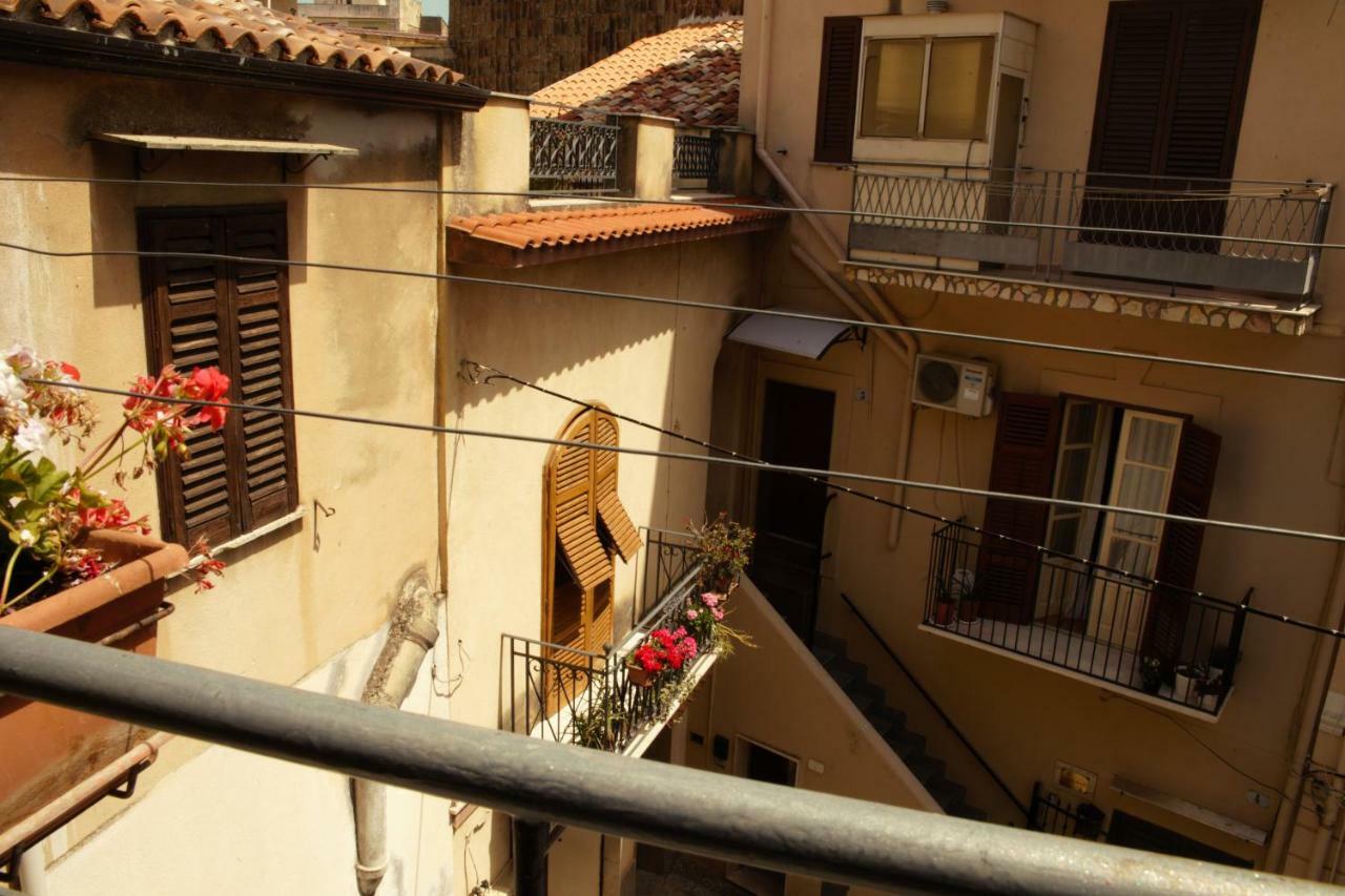 Bnb Donnalaura Carini Exteriér fotografie