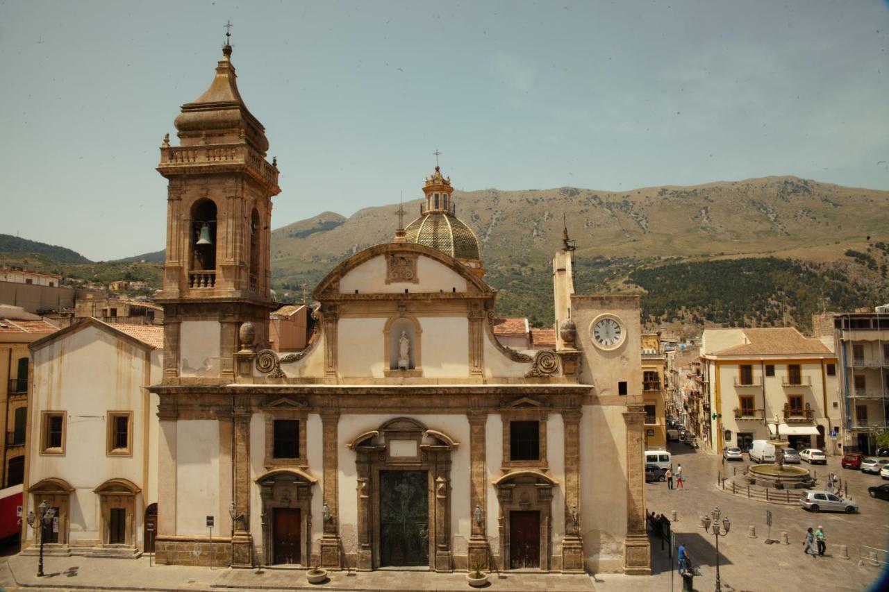 Bnb Donnalaura Carini Exteriér fotografie